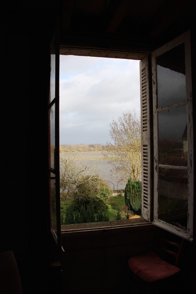 Vue sur le Confluent depuis la pièce de travail d'Henri Dutilleux - Candes-Saint-Martin. DR